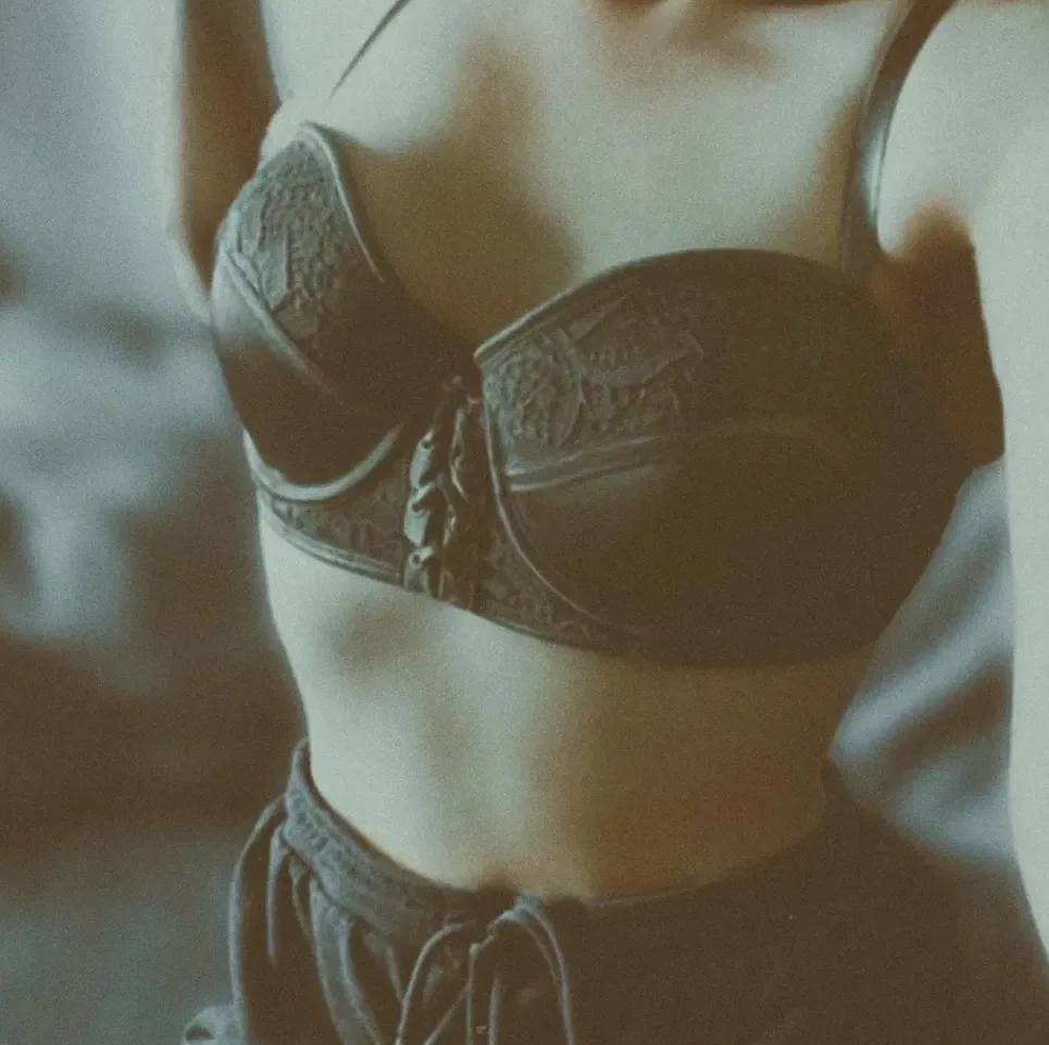 Carla, 29