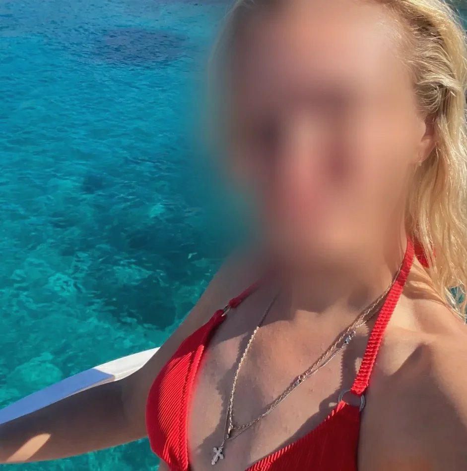 Christina, 39