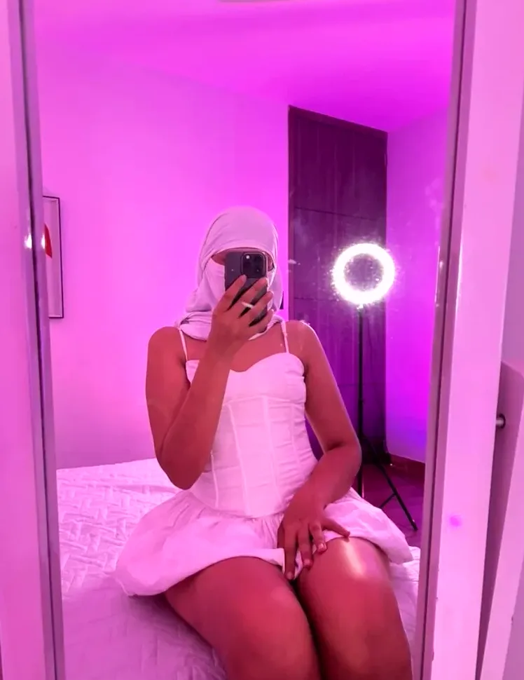 Frieda, 23