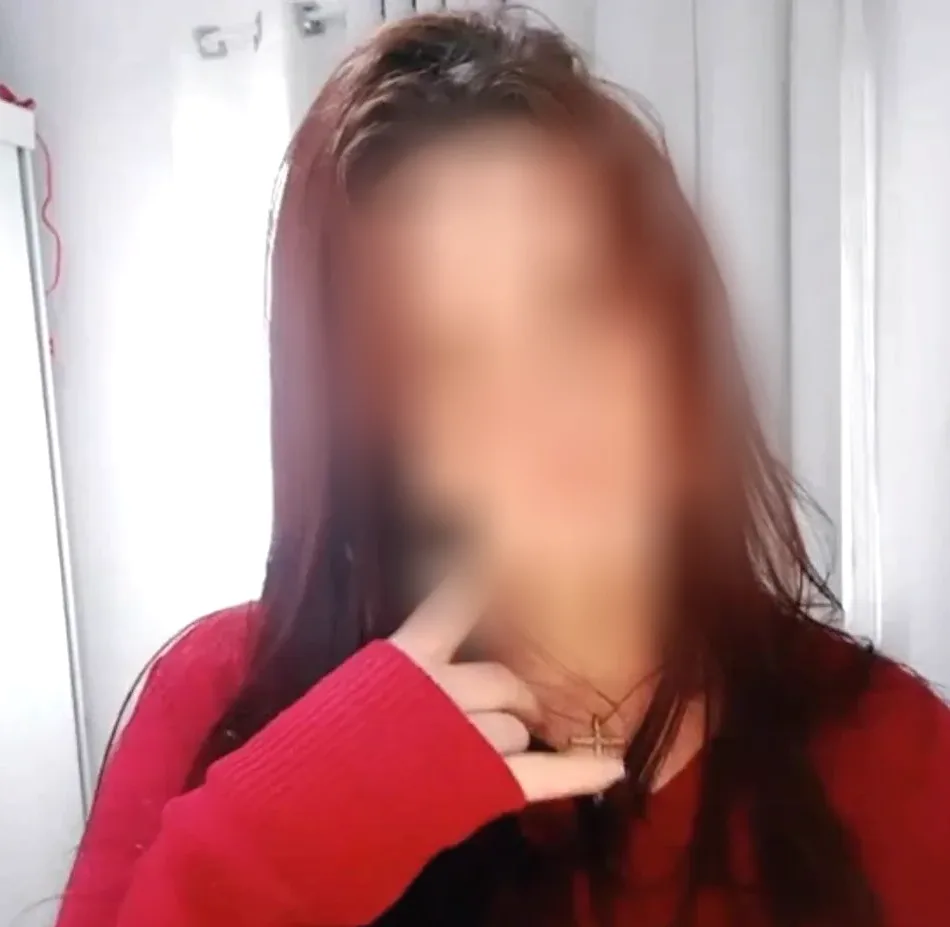 Helena, 35