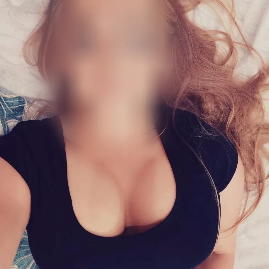 Sabrina, 32