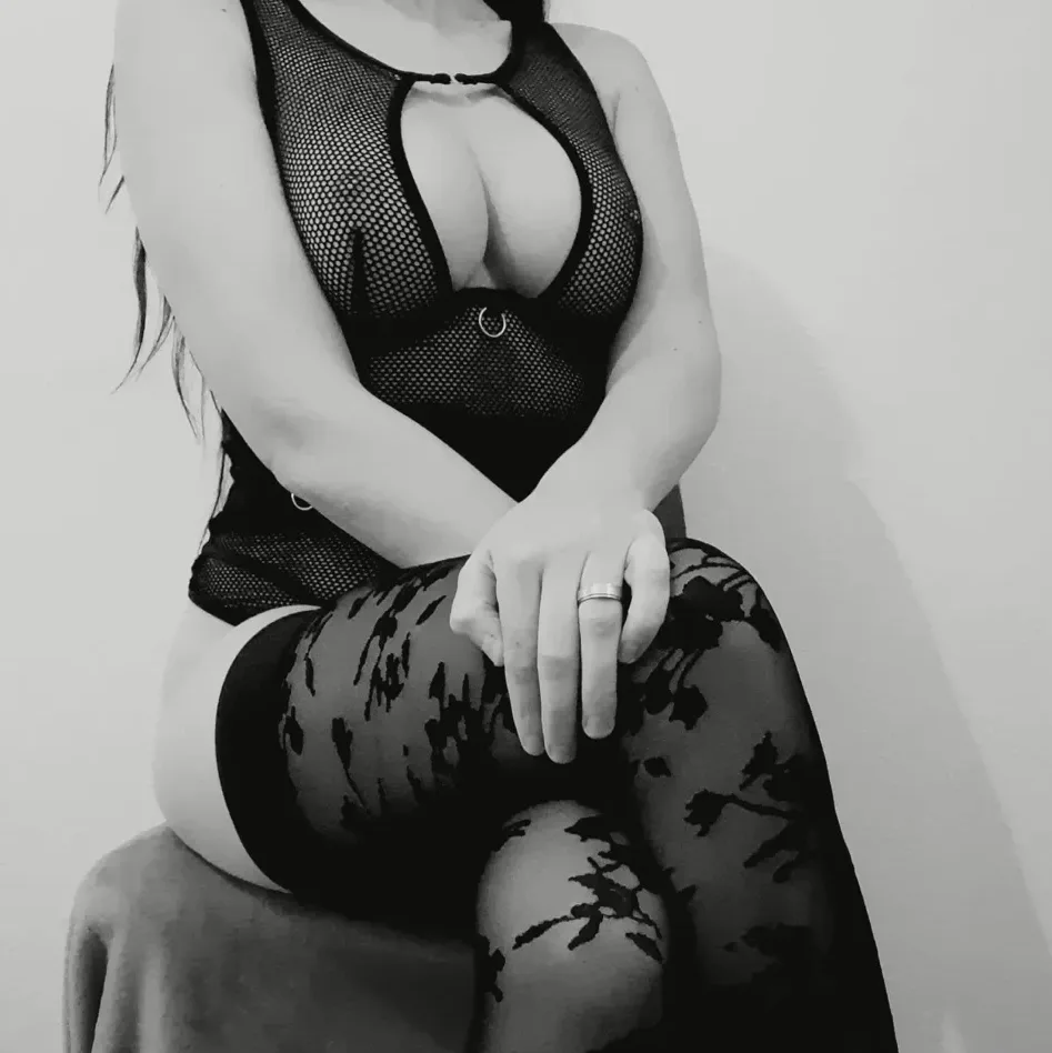 Vanessa, 34