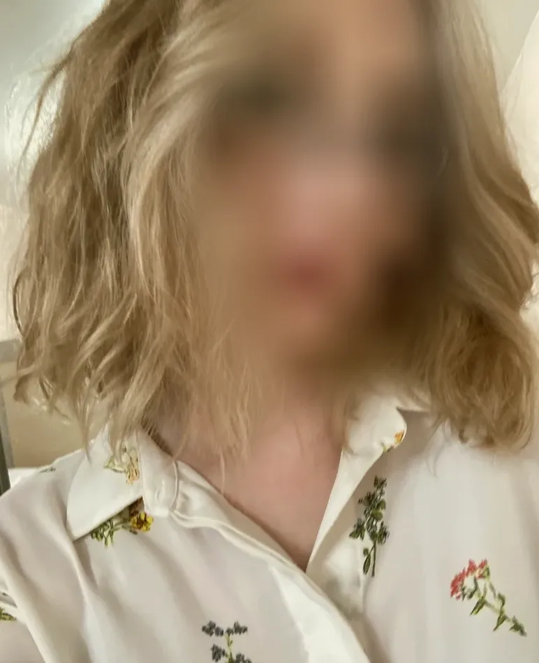 Zeynep, 33